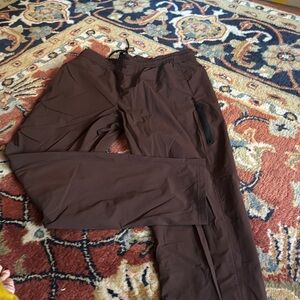 Brown men’s Old Navy tapered stretch tech athletic pants